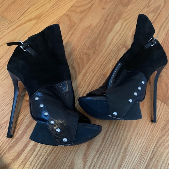 Camilla Skovgaard Heels - Picture 2 of 5